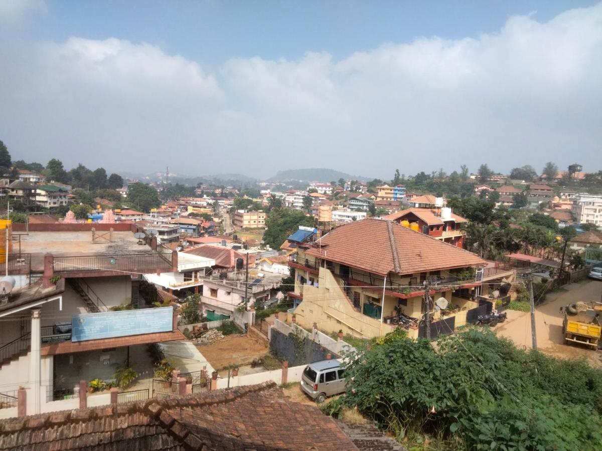 Prashanth Family Homestay มาดิเครี ภายนอก รูปภาพ